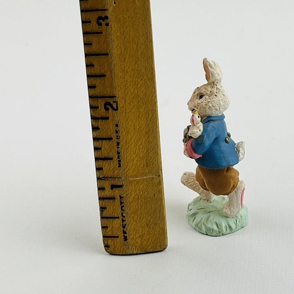 Cottontail Lane Courting Bunny Figurine Resin Candy Box Rose Bouquet Easter - Picture 4 of 5